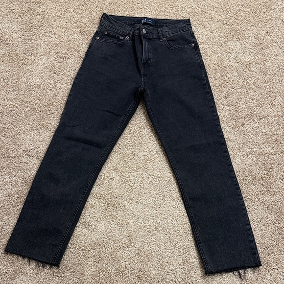 GAP Denim - GAP Black Straight Leg Raw Hem Women Jeans